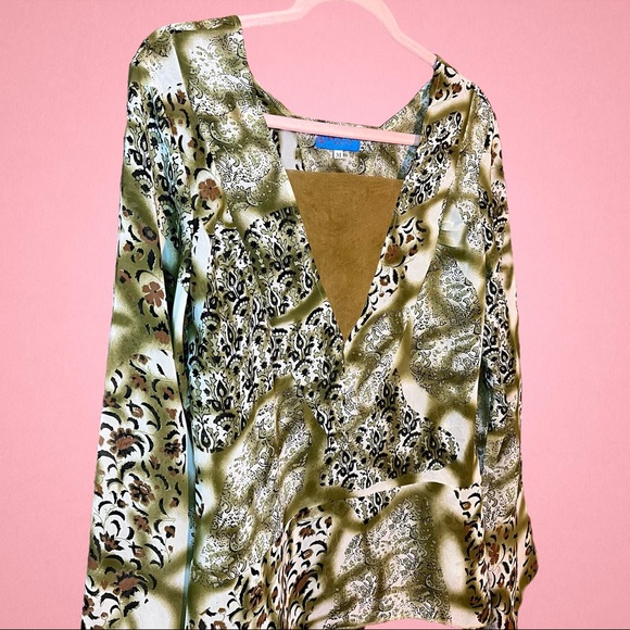 Y2K Earthtone Multi Pattern Paisley Flare Sleeved Mesh V-Neck Long Sleeve Blouse - Picture 3 of 5